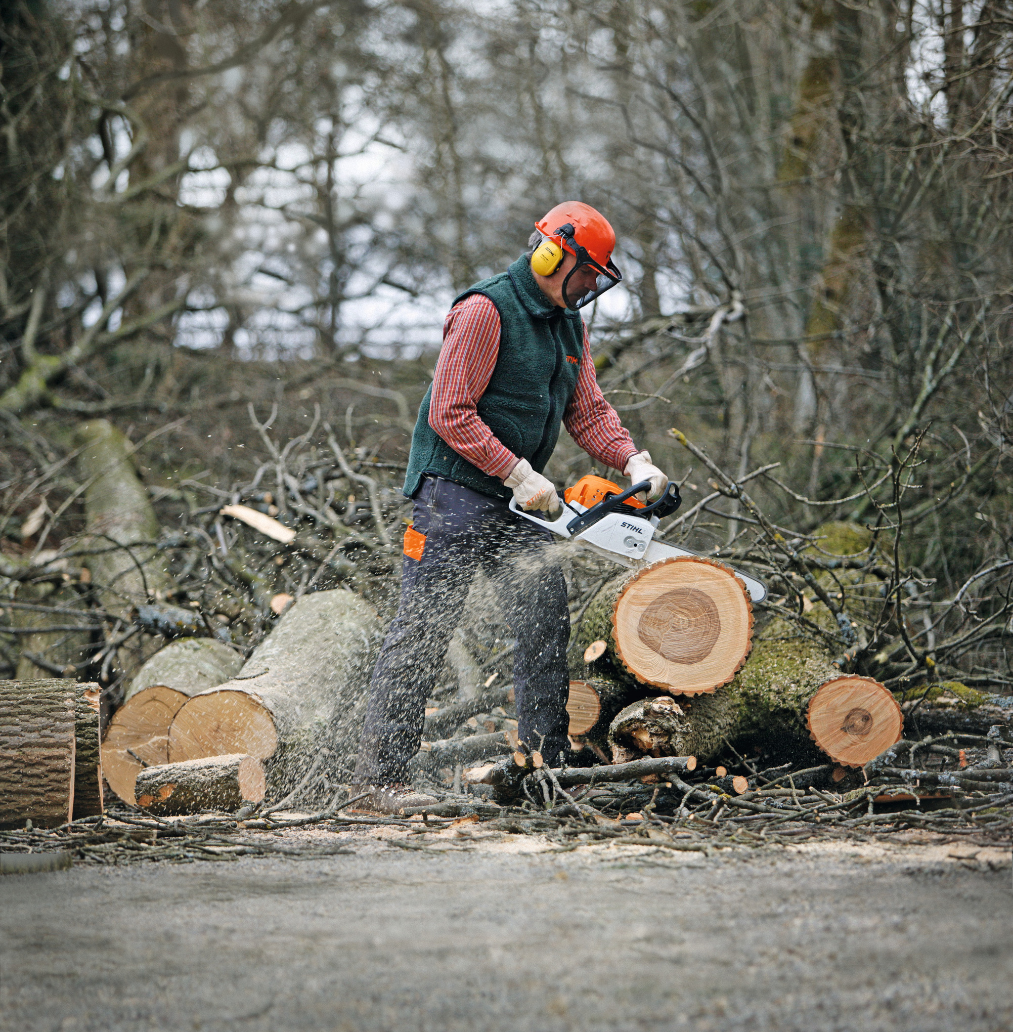 Pilarka STIHL MS 271 w akcji