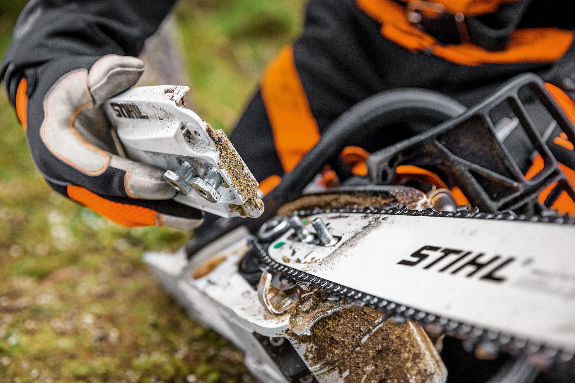 Konserwacja benzynowej pilarki łańcuchowej STIHL MS 261 C-M 